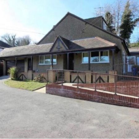 Aldridge Chipstead Exterior foto