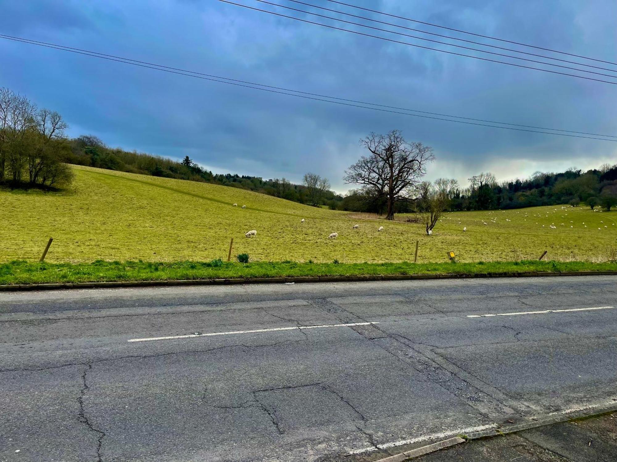 Aldridge Chipstead Exterior foto